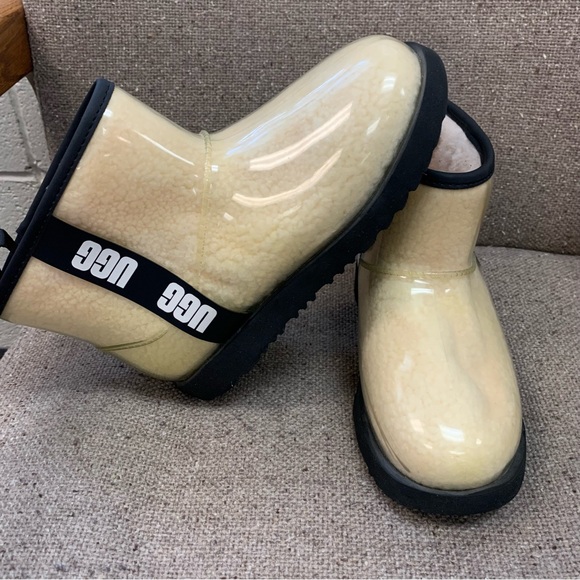 UGG clear classic mini boots - Picture 1 of 4